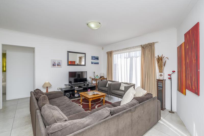 3 Bedroom Property for Sale in Uitzicht Western Cape